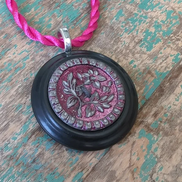WHIMSY HOUSE I Upcycled Celluloid & Victorian Floral Metal Button Necklace - Picture 4 of 11